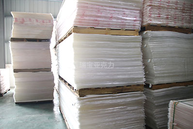 亞克力板餐椅的優缺點是什么